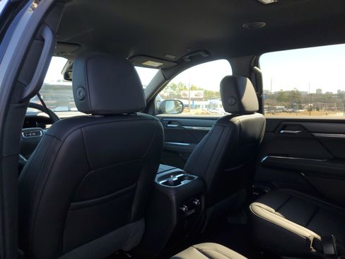 New 2025 GMC Acadia Elevation w/ Elevation Premium Package image 8