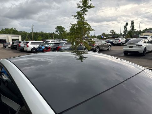 Used 2020 Tesla Model Y Long Range AWD/4WD image 17