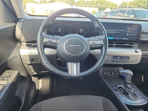 Certified 2024 Hyundai Kona SEL AWD/4WD image 10