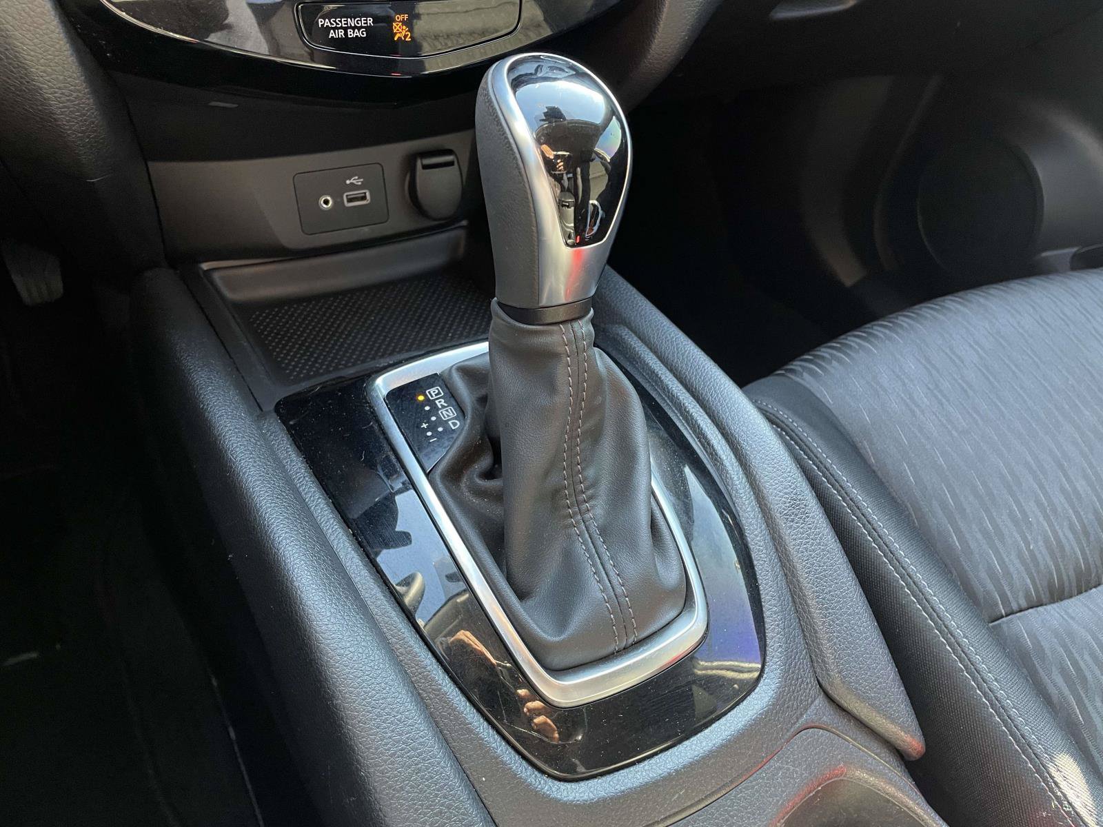 Used 2020 Nissan Rogue SV FWD image 20