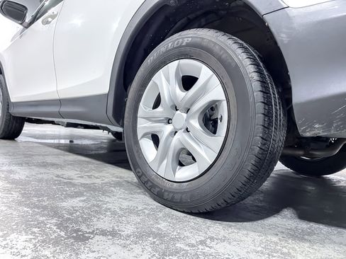 Used 2013 Toyota RAV4 LE image 10