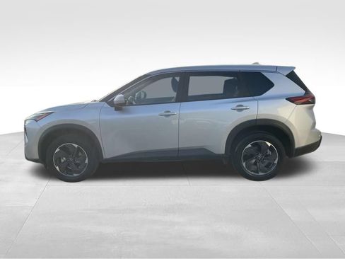 Used 2024 Nissan Rogue SV FWD image 8