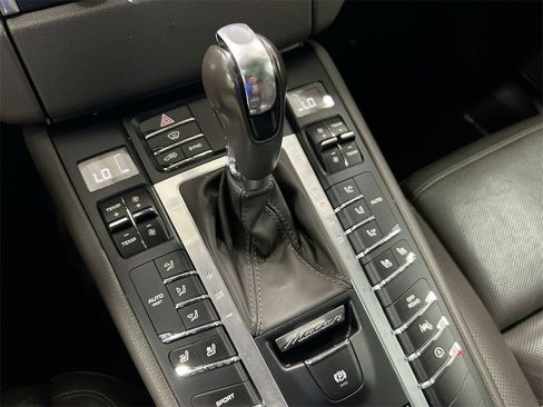 Used 2017 Porsche Macan Turbo image 17