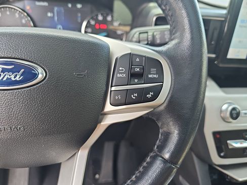 Used 2022 Ford Explorer XLT w/ Equipment Group 202A RWD image 18