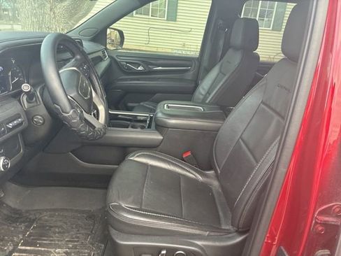 Used 2021 GMC Yukon XL Denali w/ Denali Premium Package image 10