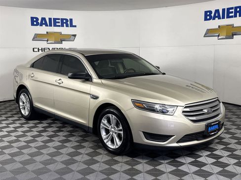 Used 2017 Ford Taurus SE image 7