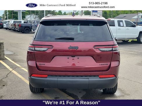Used 2025 Jeep Grand Cherokee L Limited w/ Black Appearance Package AWD/4WD image 4