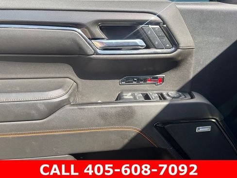 Used 2024 GMC Sierra 1500 AT4 w/ Technology Package AWD/4WD image 8
