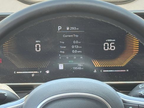 Used 2026 Kia Carnival FWD image 43