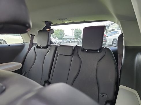 Certified 2024 Kia Carnival SX FWD image 33