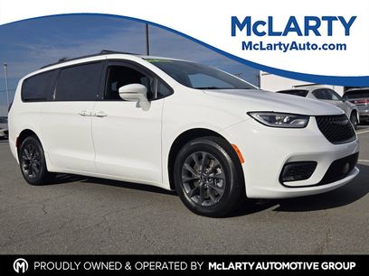 Used 2022 Chrysler Pacifica Touring-L w/ S Appearance Package