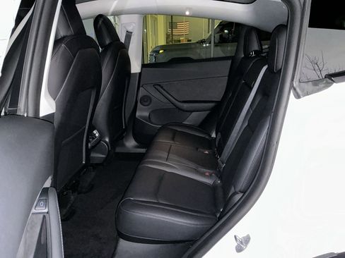 Used 2022 Tesla Model Y Performance image 18