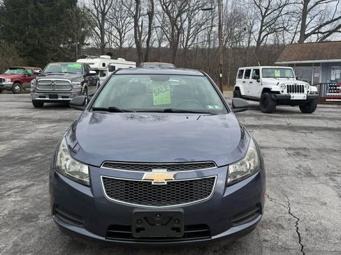 Used 2013 Chevrolet Cruze LS image 1