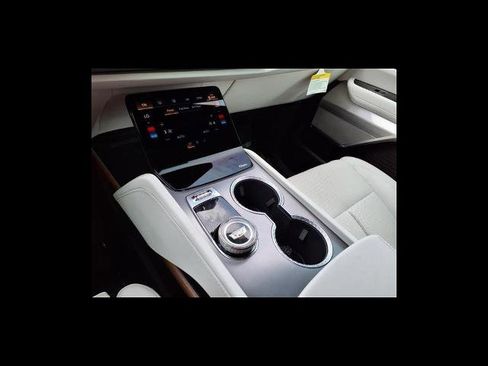 New 2026 Cadillac Vistiq Luxury image 17