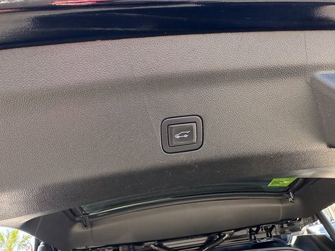 Used 2024 Chevrolet Suburban RST image 19