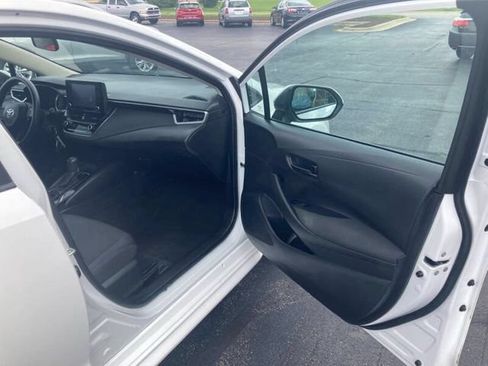 Used 2022 Toyota Corolla LE FWD image 21