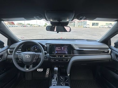 Used 2026 Toyota Camry SE FWD image 11
