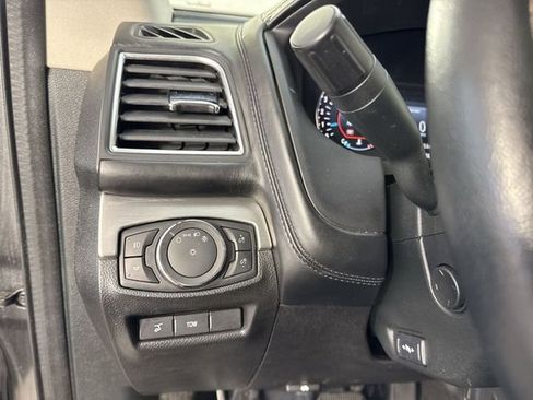 Used 2018 Ford Explorer Platinum AWD/4WD image 13