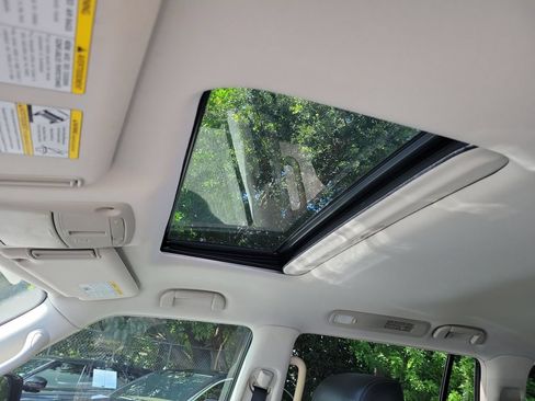 Used 2021 Nissan Armada Platinum w/ Captain's Chairs Package RWD image 27
