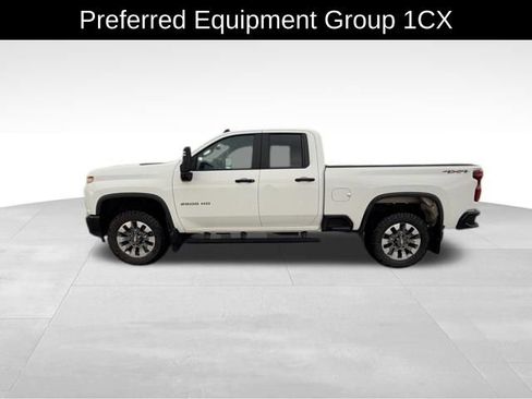 Used 2021 Chevrolet Silverado 2500 Custom w/ Custom Value Package image 4