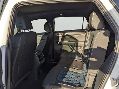 Used 2025 Volkswagen Atlas Cross Sport SEL Premium R-Line AWD/4WD image 18