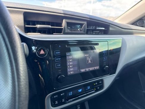 Used 2019 Toyota Corolla LE w/ Carpet Mat Package (TMS) FWD image 12