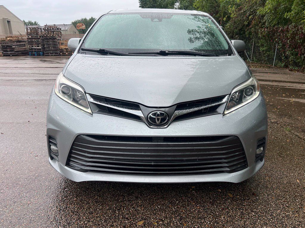 Used 2020 Toyota Sienna XLE AWD/4WD image 9