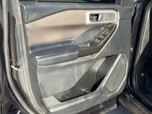 Used 2020 Ford Explorer XLT w/ Comfort Package AWD/4WD image 16