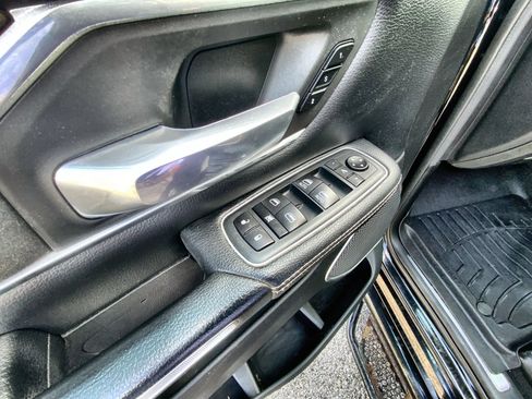 Used 2020 RAM 1500 Laramie AWD/4WD image 15