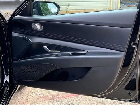 Used 2023 Hyundai Elantra SEL FWD image 21