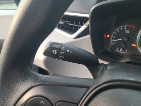 Used 2022 Toyota Corolla LE image 22