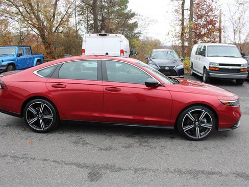 Used 2023 Honda Accord Sport image 9