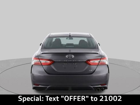 Used 2018 Toyota Camry SE FWD image 5