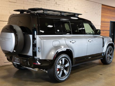 Used 2024 Land Rover Defender 110 X AWD/4WD image 6
