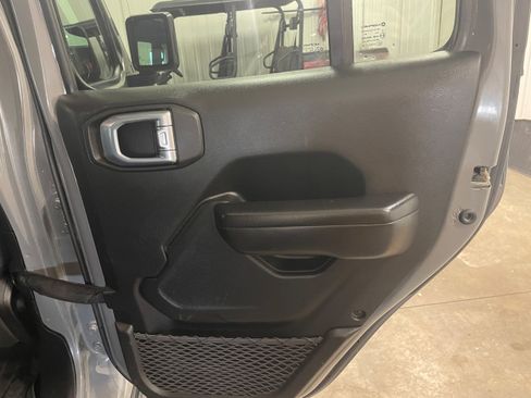 Used 2021 Jeep Gladiator Rubicon image 28