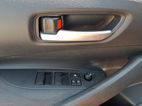 Used 2021 Toyota Corolla LE w/ Carpet Mat Package (TMS) FWD image 12