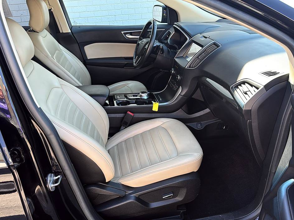 Used 2019 Ford Edge SEL w/ Equipment Group 201A AWD/4WD image 32