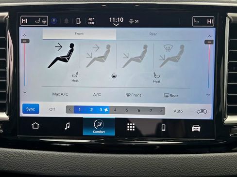 Certified 2024 Chrysler Pacifica Touring-L image 11