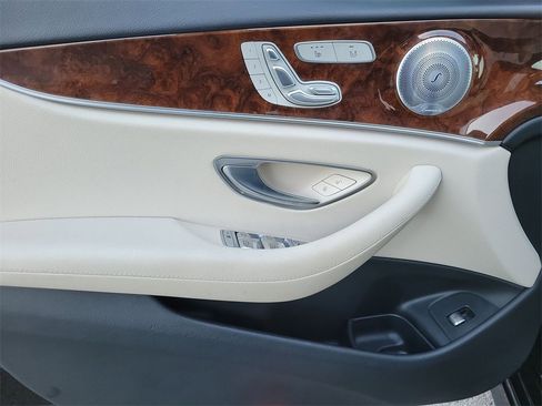 Used 2020 Mercedes-Benz E 350 Sedan image 15