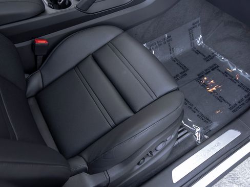 Certified 2026 Porsche Cayenne Coupe AWD/4WD image 54