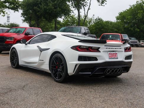 Used 2025 Chevrolet Corvette Z06 image 3