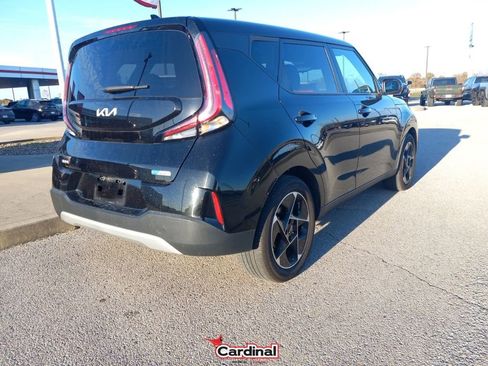 Used 2024 Kia Soul EX image 6