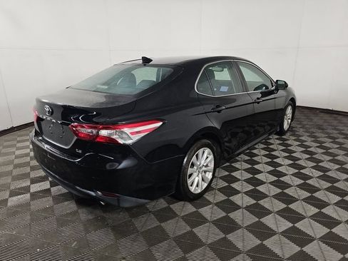 Used 2020 Toyota Camry LE w/ Convenience Package FWD image 3