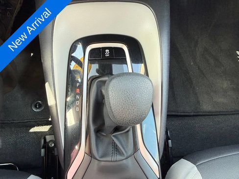 Used 2025 Toyota Corolla LE FWD image 17