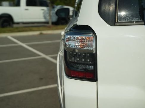 Used 2021 Toyota 4Runner TRD Off-Road Premium w/ Moonroof Package AWD/4WD image 44