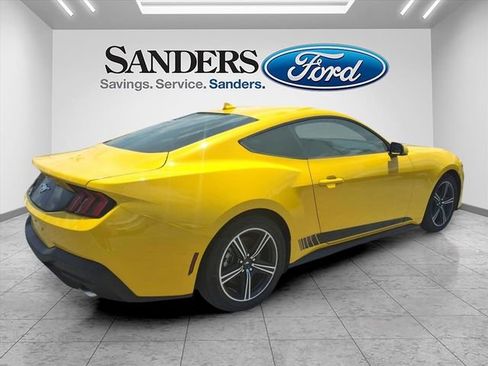 Used 2024 Ford Mustang Premium image 2