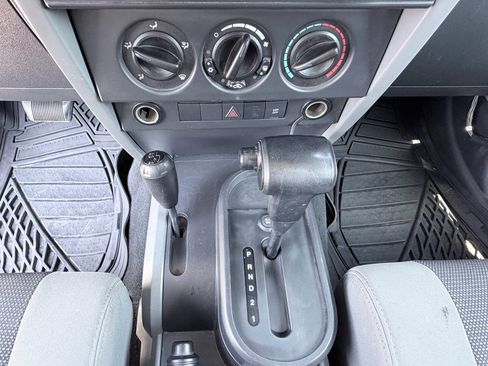 Used 2007 Jeep Wrangler Unlimited X AWD/4WD image 16