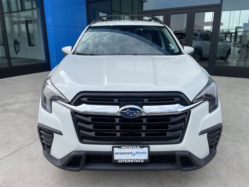 Used 2023 Subaru Ascent Premium w/ Convenience Package image 2