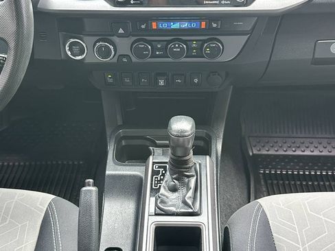 Used 2020 Toyota Tacoma TRD Sport w/ Technology Package AWD/4WD image 30