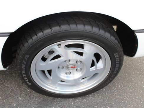 Used 1990 Chevrolet Corvette Convertible image 20